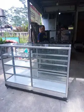 Etalase bekas1,5m /cod