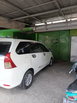 Jual butuh Daihatsu Xenia tipe R 1300 bmanual