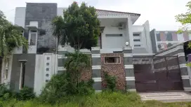 Rumah Mewah 2 Lantai Kawasan Basuki Rahmat