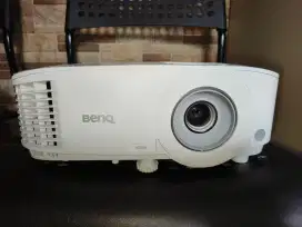 BENQ MX560 Proyektor (Like New/Bekas Jarang Pakai)