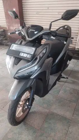 VARIO 150 2018 GRESS LIKE NEW