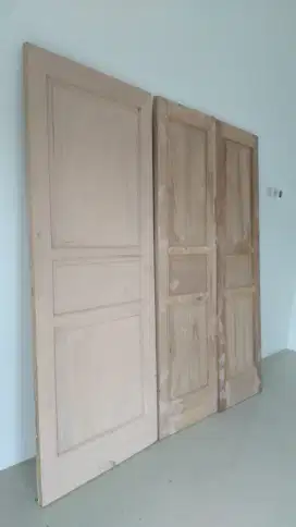 Pintu bakinya ready dari kayu bekas meranti oven berkualitas