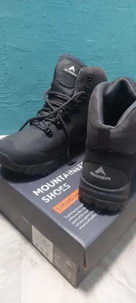 Sepatu hiking Eiger