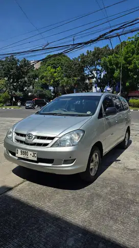 Toyota Innova G 2.0 matic 2006
