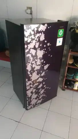 Kulkas Sharp SJ_X192 Mulus 90% (tarikan kredit macet)