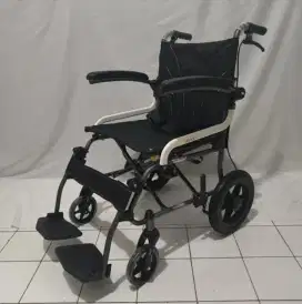 Kursi roda Avico