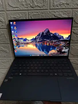 JUAL RUGI laptop Asus ZenBook ux5304m like new no minus Fullset