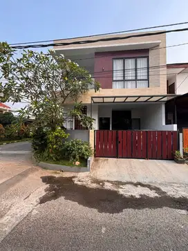 Rumah Baru Renovasi Graha Raya Kiwi Residence 5 Menit dari Pintu Tol