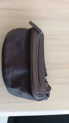 Tas Selempang Hush puppies Original
