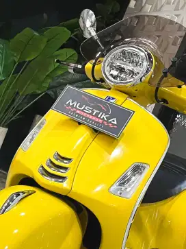 Super Keren ‼️Piaggio Vespa GTS 150 Yellow th 2019 - Radhe Mustika