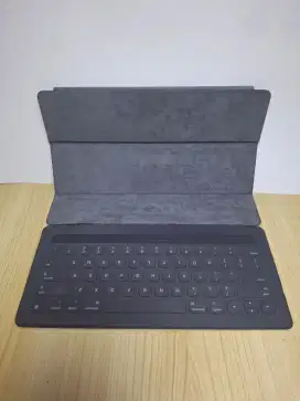 Smart Keyboard Apple iPad 12 Pro masih bagus bisa test