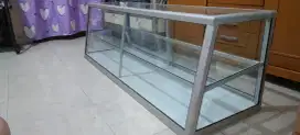 Etalase aluminum bekas jualan donat