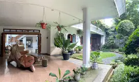 Jual rumah mewah,full furnish di Villa Duta.