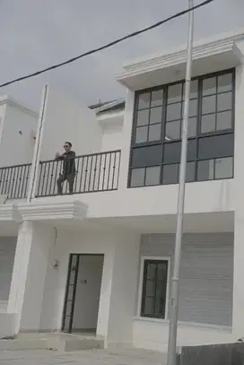 Rumah Siap Huni 2lantai dekat tol gunungsari surabaya