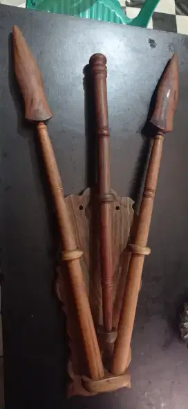BARANG ANTIK SATU SET SEPUH WINGIT