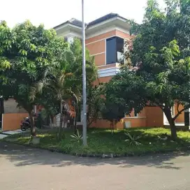 RUMAH DI JUAL DI GREND WISATA, DI BEKASI