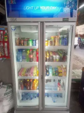 GEA Showcase dua pintu 600L