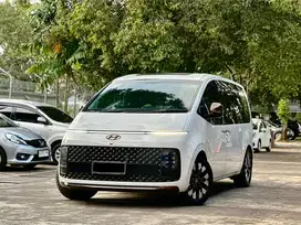 CASH Hyundai Staria 9 Seater Diesel Signature 2022