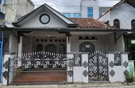 Dijual CEPAT Rumah murah tanpa Perantara Lokasi Strategis. Bisa Nego
