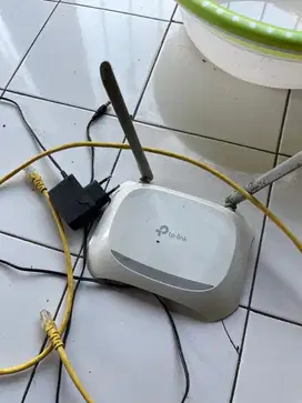Router TP Link + Kabel RJ45