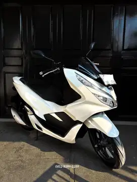 HONDA PCX TAHUN 2018 PUTIH MULUS SIAP PAKAI