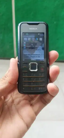 Dijual  Hp Nokia 7210 Supernova kondisi normal fungsi sinyal axis
