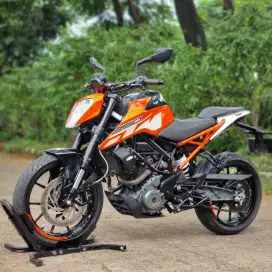 KTM DUKE 250 ORANGE 2017 KM 8K PAJAK ON PANJANG
