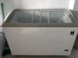 Freezer Aqua 300L masih garansi, kondisi seperti baru