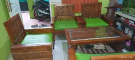 Meja kursi ruang tamu dan meja kursi makan
