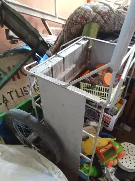 Dijual seadanya gerobak besi siap pakai