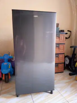 Dijual kulkas 1 pintu merek aqua