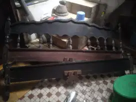 Dipan kayu jati tempat tidur sesuai foto ya cuma depan belakang saja