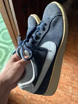 Sepatu Nike second