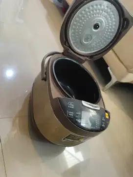 Yongma Megicom alat masak nasi