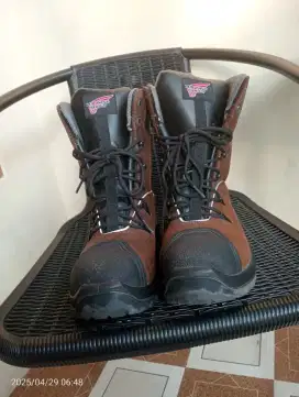 Sepatu safety redwing ukuran 40