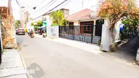 Disewa Rumah Murah &  strategis  buat  usaha, kantor di tebet Jaksel