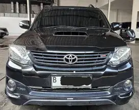 Toyota Fortuner 2.5 VNT TRD M/T ( Manual Diesel ) 2014 Hitam Tangan 1