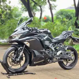 KAWASAKI ZX25R NON ABS BLACK 2021 KM 2K REAL PAJAK ON