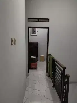 Tukang bangunan dan perbaikan atap bocor