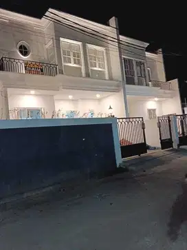 Rumah mewah 2 lantai Jatiwaringin , bekasi kota