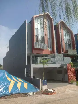 Tukang bangunan dan perbaikan atap bocor