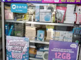 Jual Etalase bekas plus isi Acessories HP.