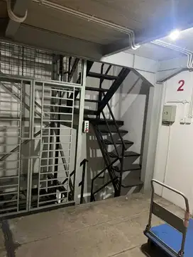 disewakan gudang bizpark , 3 lantai
