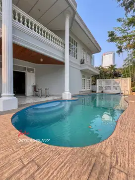 Rumah Mewah Lingkungan Elit area Mega Kuningan, Jakarta