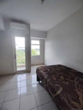 Disewakan Apartemen Springlake Tipe Studio Rapih AC 1 Sumarecon Bekasi