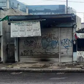 DIJUAL TEMPAT USAHA NOL JALAN RAYA BANYU URIP NO 149