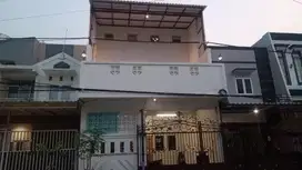 dijual rumah taman surya 5