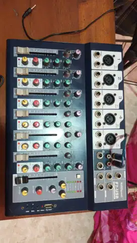 profesional mixer F7
6 chanel hardquest