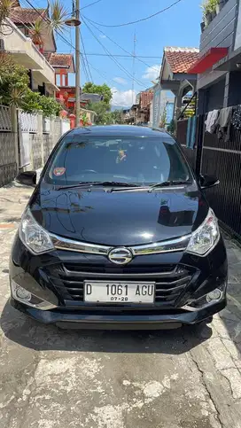 Daihatsu Sigra R Deluxe