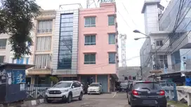 2 Ruko Gandeng Hook Di Pinggir Jl. DR. Saharjo Tebet, Terawat Baik